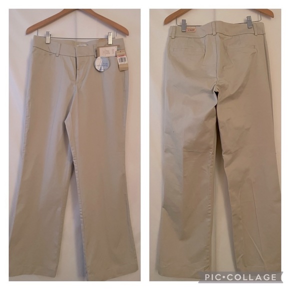 Docker’s NWT 10 Short, Mid-Rise Curvy Fit, off white Metro slacks. - Picture 1 of 6
